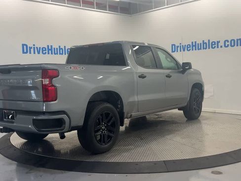 Used 2025 Chevrolet Silverado 1500 Custom image 3