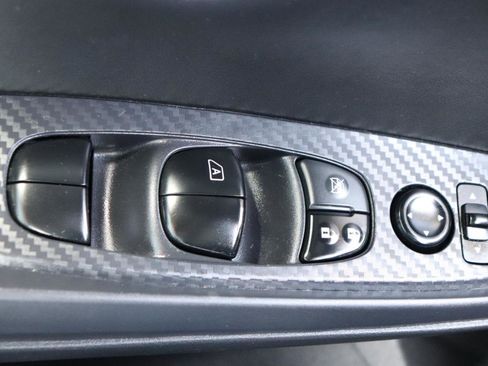 Used 2024 Nissan Sentra SV FWD image 39