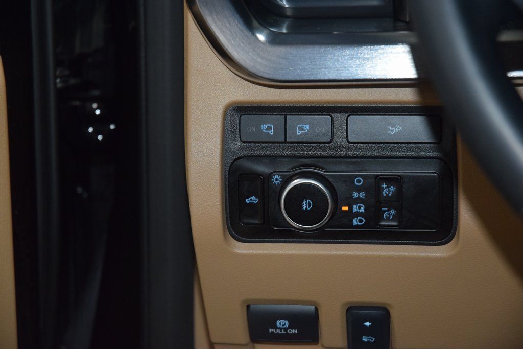 Used 2023 Ford F250 Lariat w/ Lariat Ultimate Package AWD/4WD image 32