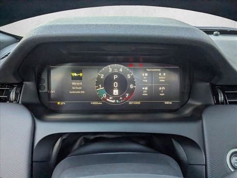 Used 2024 Land Rover Discovery Sport Dynamic SE image 11