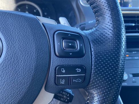 Used 2019 Lexus IS 300 AWD image 19