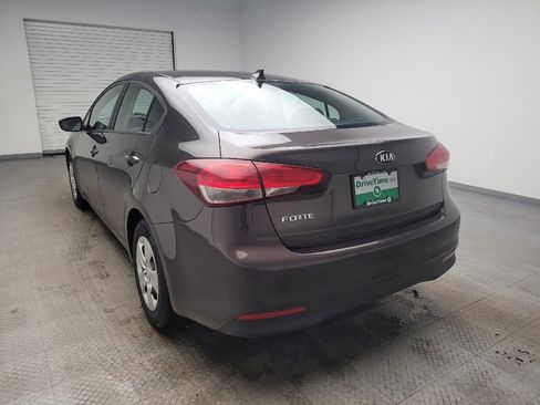 Used 2017 Kia Forte LX w/ LX Popular Package image 5