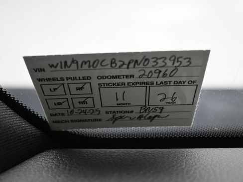 Used 2023 Mercedes-Benz EQB 250+ 250+ w/ Exclusive Package image 10