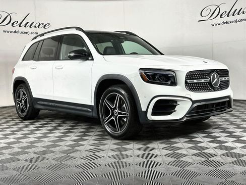 Used 2024 Mercedes-Benz GLB 250 4MATIC image 1