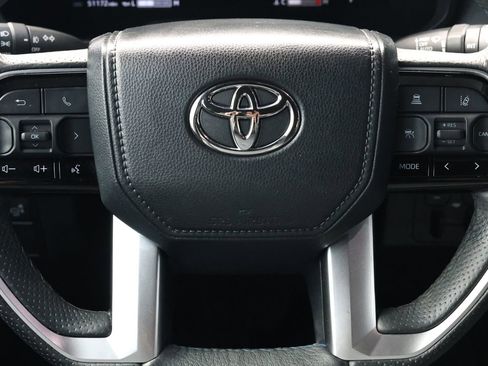 Used 2023 Toyota Sequoia Platinum AWD/4WD image 19