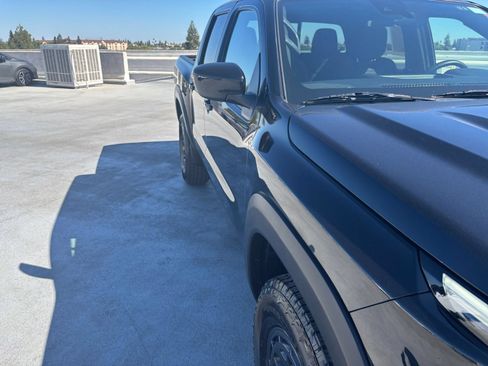 Used 2026 Nissan Frontier PRO-4X AWD/4WD image 11