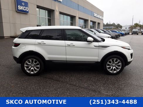 Used 2019 Land Rover Range Rover Evoque SE image 6