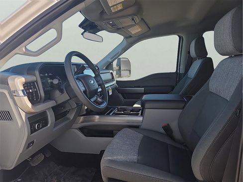 New 2026 Ford F250 XLT w/ FX4 Off-Road Package image 11