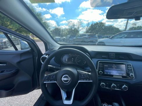 Used 2025 Nissan Versa SV image 24