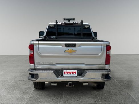 Used 2023 Chevrolet Silverado 2500 LT w/ Convenience Package AWD/4WD image 4
