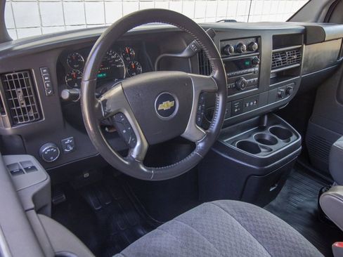 Used 2014 Chevrolet Express 2500 image 10