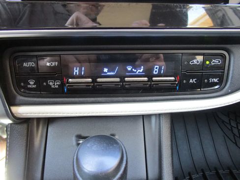 Used 2017 Toyota Corolla iM w/ Carpet Mat Package FWD image 25