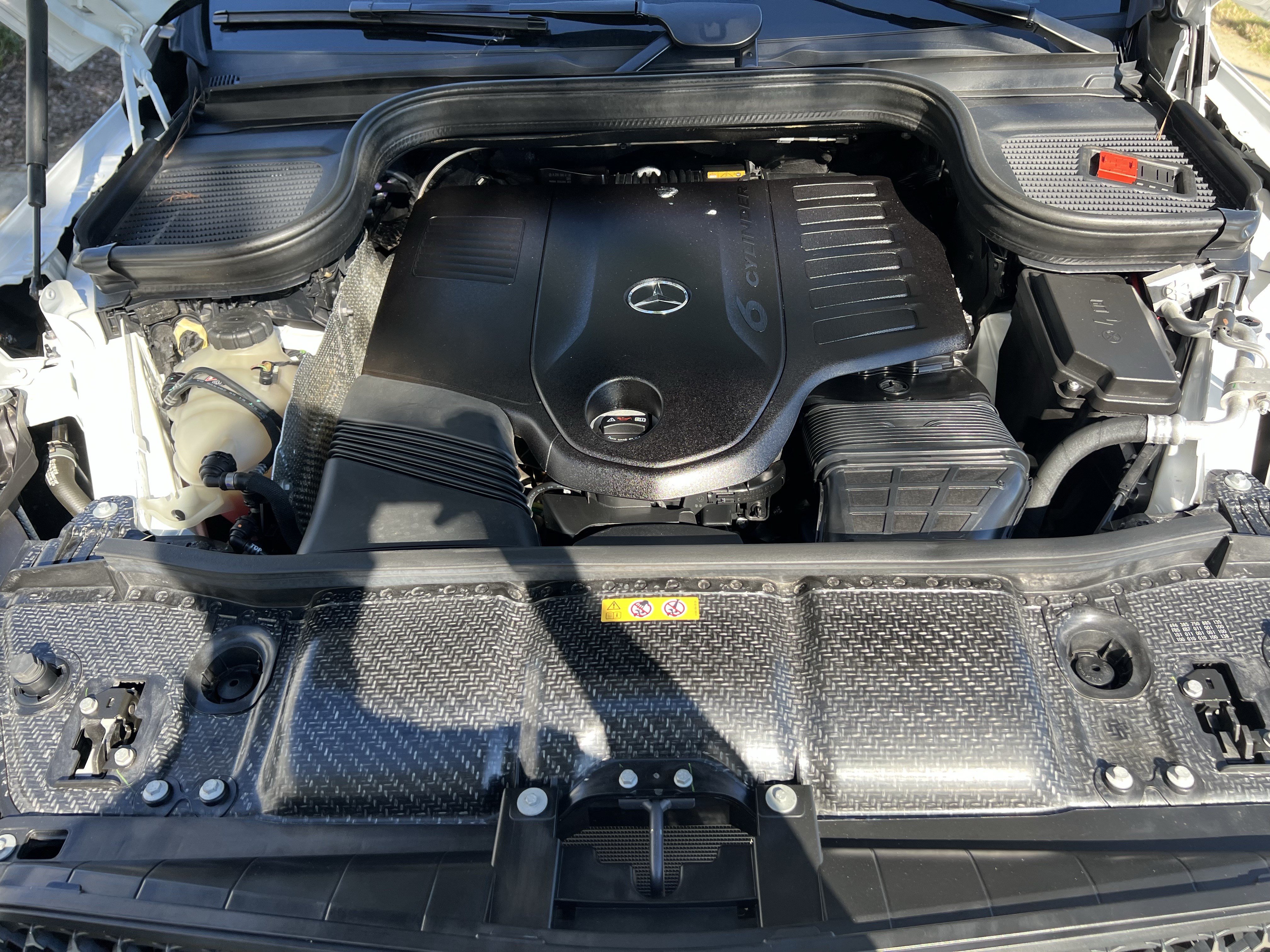 Used 2025 Mercedes-Benz GLE 450 4MATIC w/ AMG Line Exterior image 36