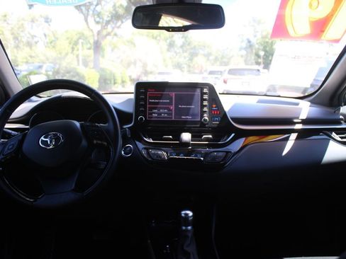 Used 2019 Toyota C-HR XLE FWD image 22
