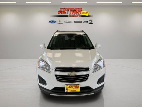 Used 2015 Chevrolet Trax LT w/ LT Sun and Sound Package image 3
