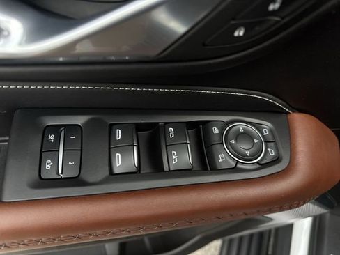 Used 2023 GMC Yukon Denali Ultimate image 24