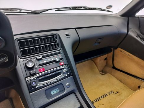 Used 1988 Porsche 928 S4 RWD image 17