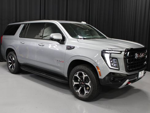 Used 2025 GMC Yukon XL AT4 w/ Premium Trailering Package image 9