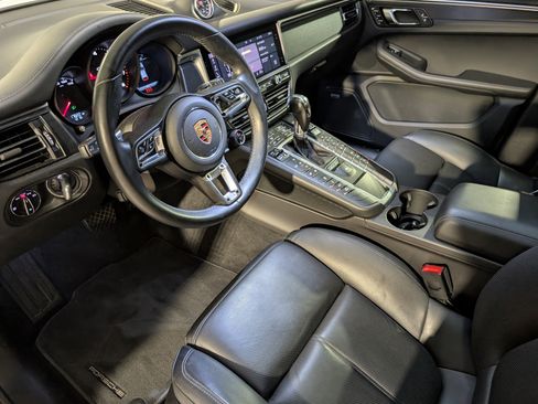 Certified 2020 Porsche Macan GTS image 4