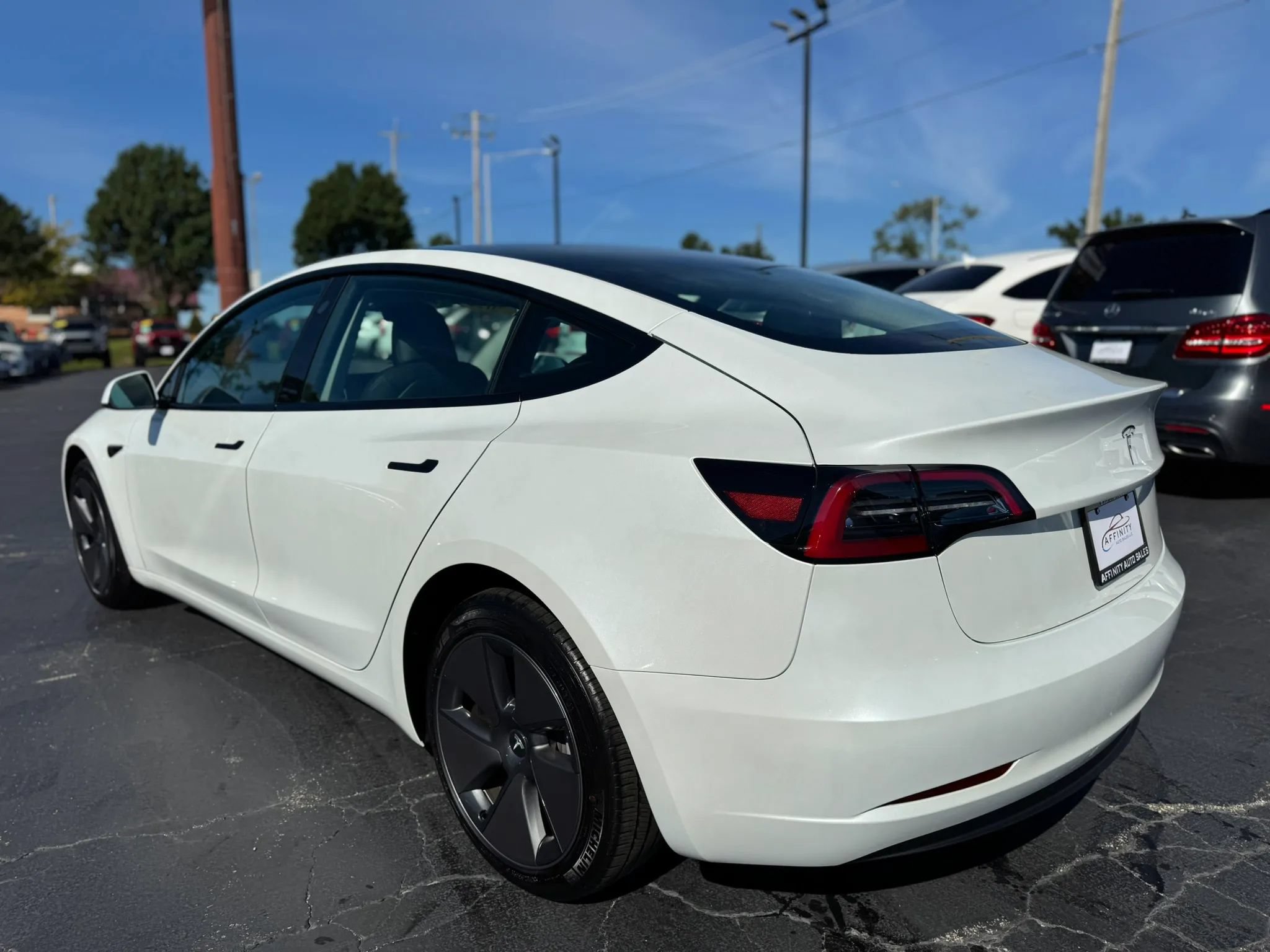 Used 2023 Tesla Model 3 Standard Range RWD image 3