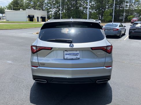 Used 2023 Acura MDX SH-AWD w/ Advance Package image 9
