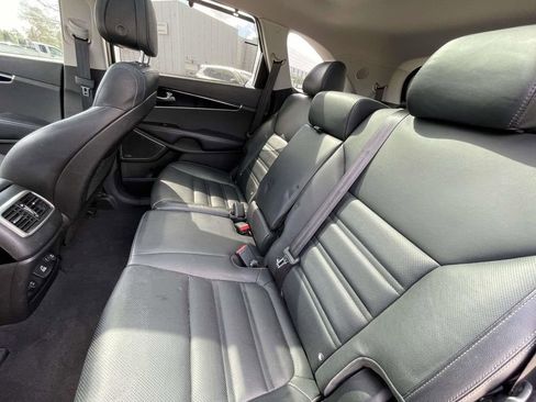 Used 2016 Kia Sorento SX image 12
