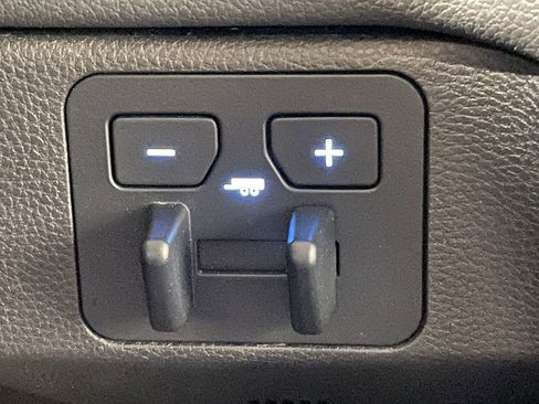 Used 2022 Toyota Tundra Limited image 28