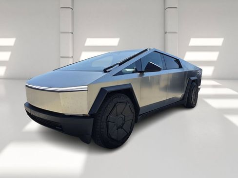 Used 2024 Tesla Cybertruck AWD Crew Cab image 8