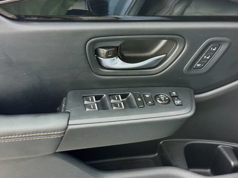 Used 2025 Honda Pilot TrailSport image 24