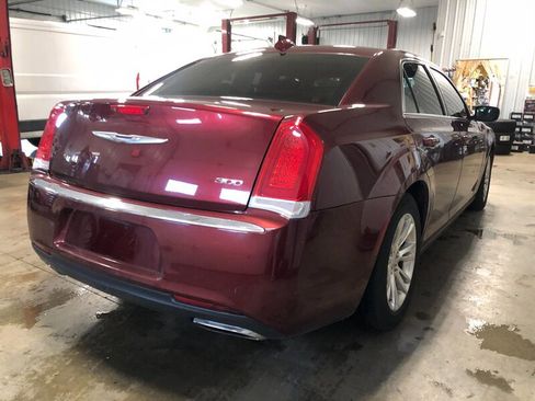 Used 2017 Chrysler 300 Limited image 6