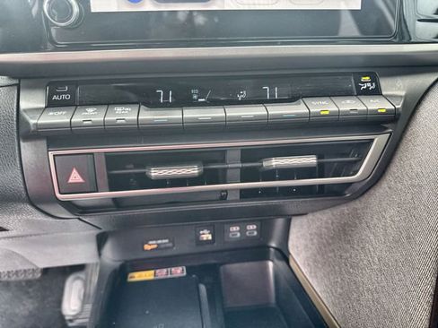 Used 2025 Toyota Camry LE image 27