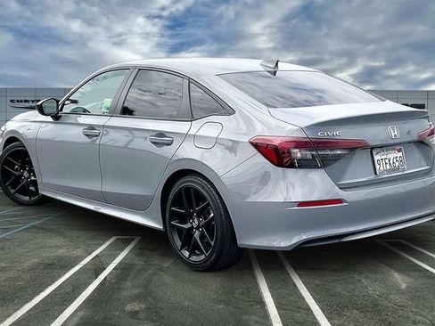 Used 2025 Honda Civic Sport image 10