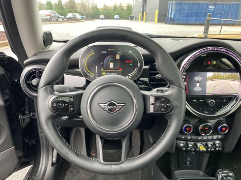 Certified 2024 MINI Cooper SE image 10