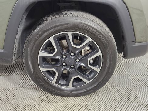 Used 2019 Jeep Compass Trailhawk w/ Cold Weather Group AWD/4WD image 9