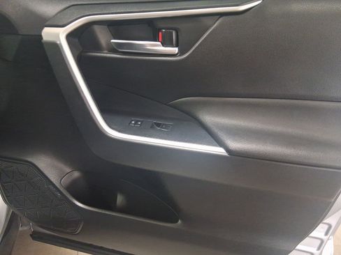 Used 2022 Toyota RAV4 SE AWD/4WD image 19