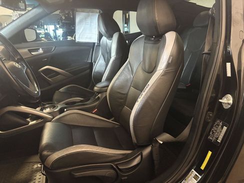 Used 2016 Hyundai Veloster Turbo FWD image 14