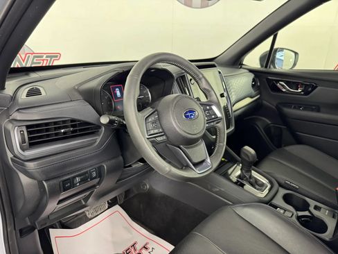 Used 2025 Subaru Forester Limited AWD/4WD image 10