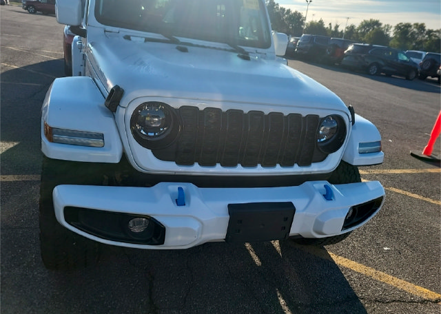 Used 2024 Jeep Wrangler High Altitude AWD/4WD image 11