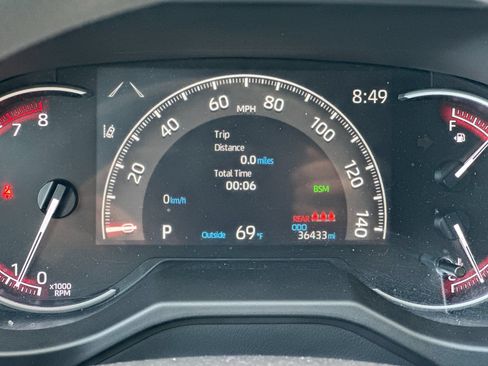 Used 2025 Toyota RAV4 XLE AWD/4WD image 24