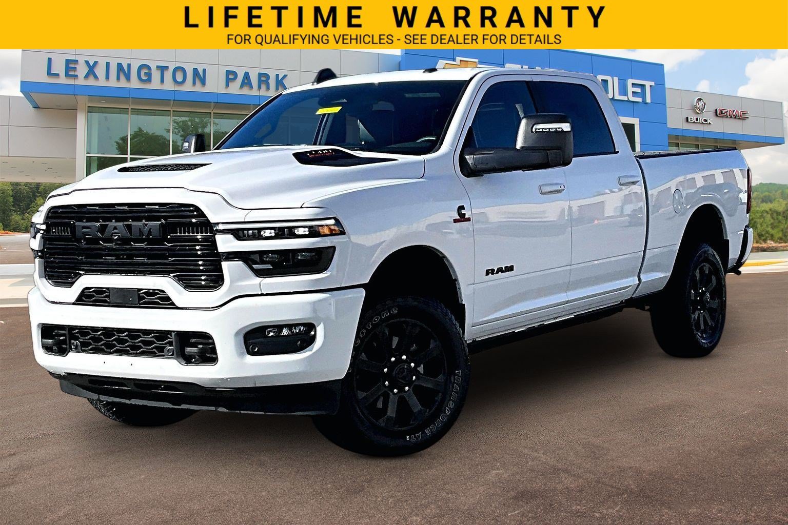 Used 2025 RAM 2500 Laramie AWD/4WD image 2