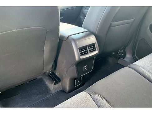 Used 2024 Chevrolet Equinox LT image 35