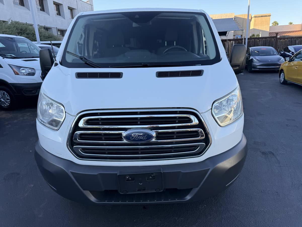 Used 2018 Ford Transit 150 XLT RWD image 4