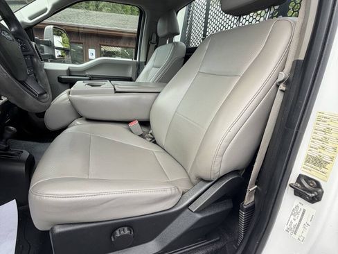Used 2017 Ford F550 4x4 Regular Cab Super Duty image 47