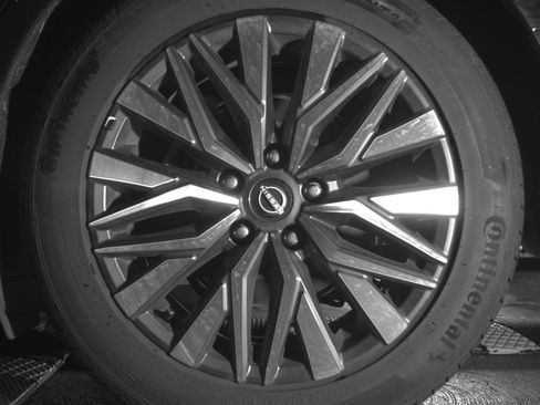 Used 2025 Nissan Altima 2.5 SV image 14