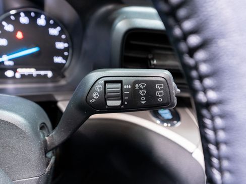 Used 2020 Ford Explorer XLT w/ Comfort Package image 26