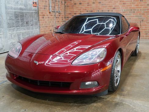 Used 2007 Chevrolet Corvette Coupe w/ Preferred Equipment Group RWD image 6