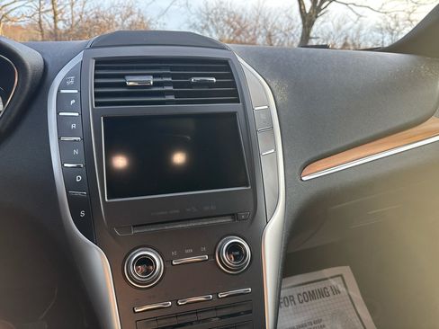 Used 2017 Lincoln MKC Reserve image 27