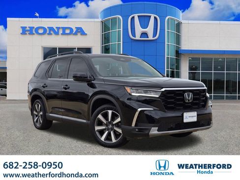 Used 2023 Honda Pilot Touring image 1