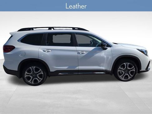 Used 2026 Subaru Ascent Limited AWD/4WD image 2