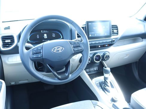 New 2026 Hyundai Venue SEL FWD image 9